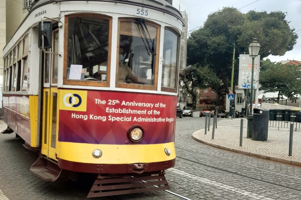 Lisbon: 1,5 Hours Historical Tuk Tour for Two Persons. - Alfama up close: photo stops, tight lanes, and the local guide voice