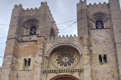 Lisbon: 1,5 Hours Historical Tuk Tour for Two Persons. - Starting at Hard Rock Cafe: where you meet and how to time it
