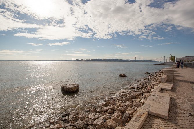 Lisbon 2 Hour from Lisbon City Center to Belém - Private - Ponte 25 de Abril: A Golden Gate Cousin Moment