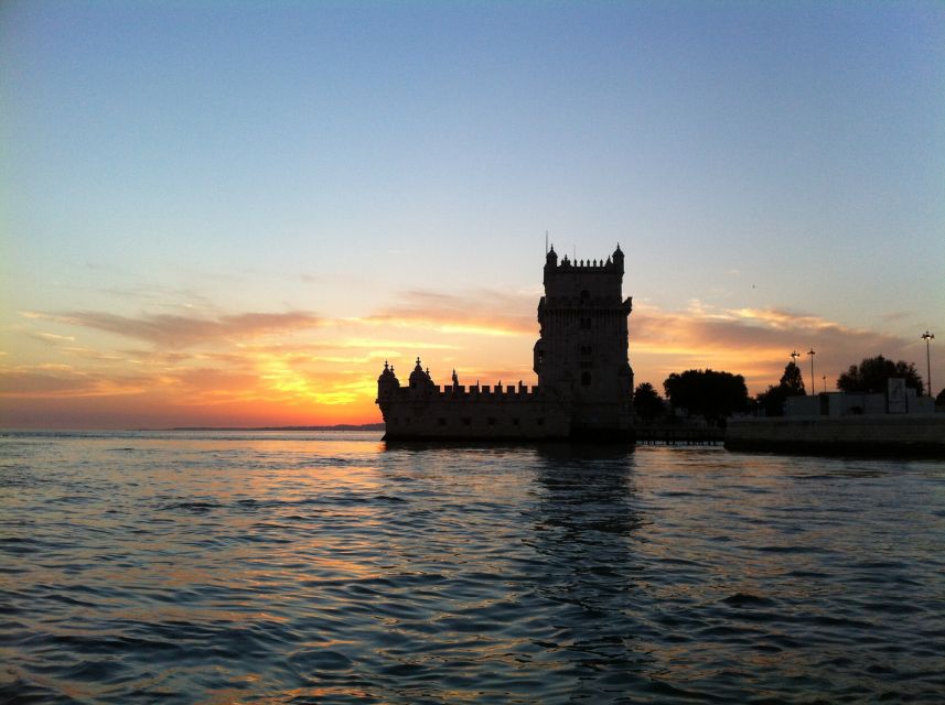 Lisbon: 2-Hour Sunset Sailing Tour on Luxury Sailing Yacht - Ponte 25 de Abril and Christ the King: Lisbon’s Dramatic Middle Stretch