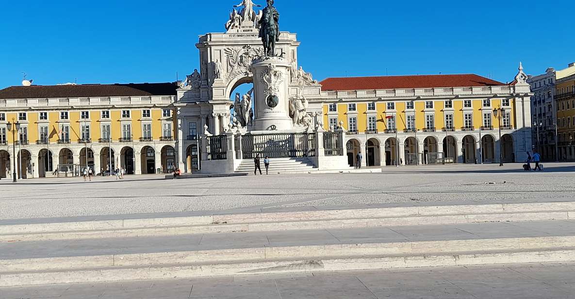 Lisbon: 2 hours Private City Highlights Tuk-Tuk Tour for two - Miradouro de Santa Luzia: the quick break that turns into your favorite angle