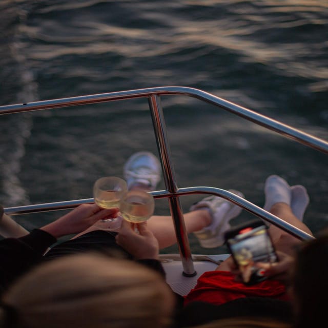 Lisbon 2 Hours Sailing Day Tour and Cruise With Drinks - Sailing on the Tagus: The Part That Makes This Tour Worth It
