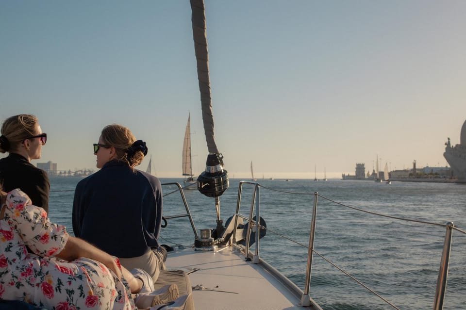 Lisbon 2 Hours Sailing Day Tour and Cruise With Drinks - Drinks, Blankets, and the Pace: What Comfort Looks Like on a Sailboat