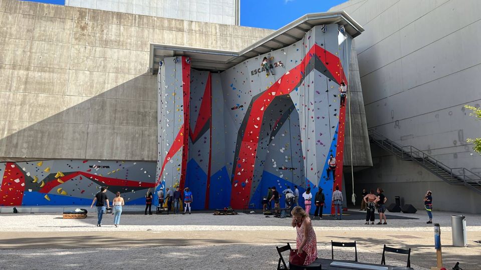 Lisbon: 25 de Abril Bridge Guided Climbing Experience - Rope, knots, and top roping basics for the middle-level group