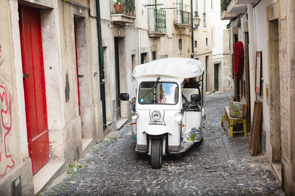 Lisbon: 2h Old Lisbon Tuk Tuk Tour - Mouraria, São Vicente, and Alfama: where the lanes start to feel real