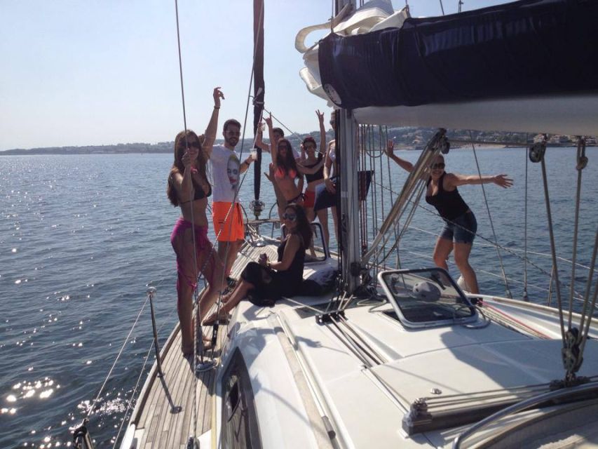 Lisbon 2H Private Tour by SAILBOAT / SAIL or POWER CATAMARAN - Doca do Bom Sucesso to Belém Tower: how the outing starts