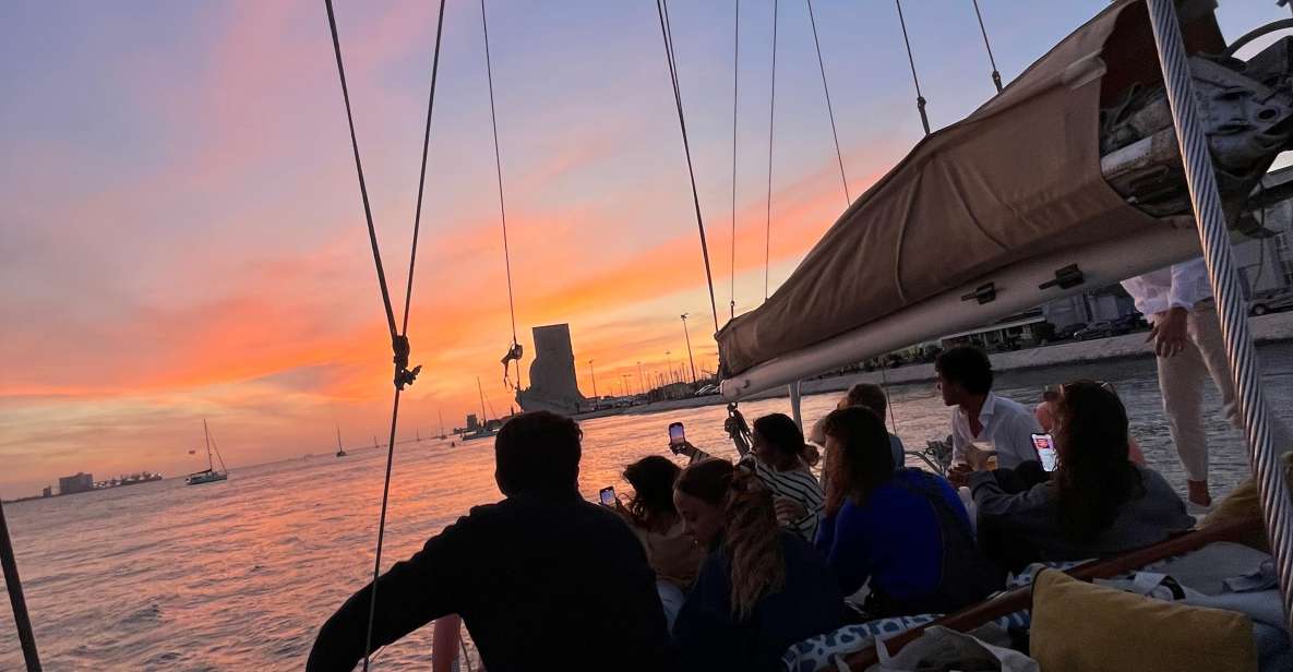 Lisbon: 2H Sunset Boat Cruise Tour with Drinks - Key Things That Make This Cruise a Standout