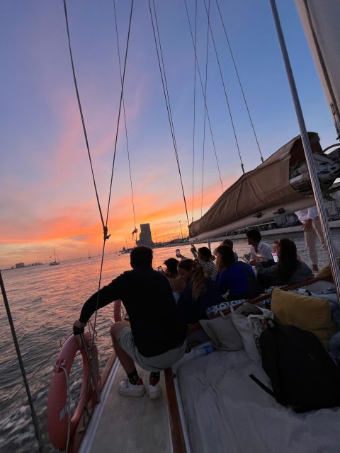 Lisbon: 2H Sunset Boat Cruise Tour with Drinks - Pricing and Value: Is $47 Smart for This Short Sunset?