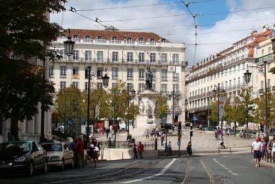 Lisbon 3-Hour Bohemian Walking Tour of Chiado and Bairro Alto - The late-20th-century Chiado fire: why the neighborhood looks different now