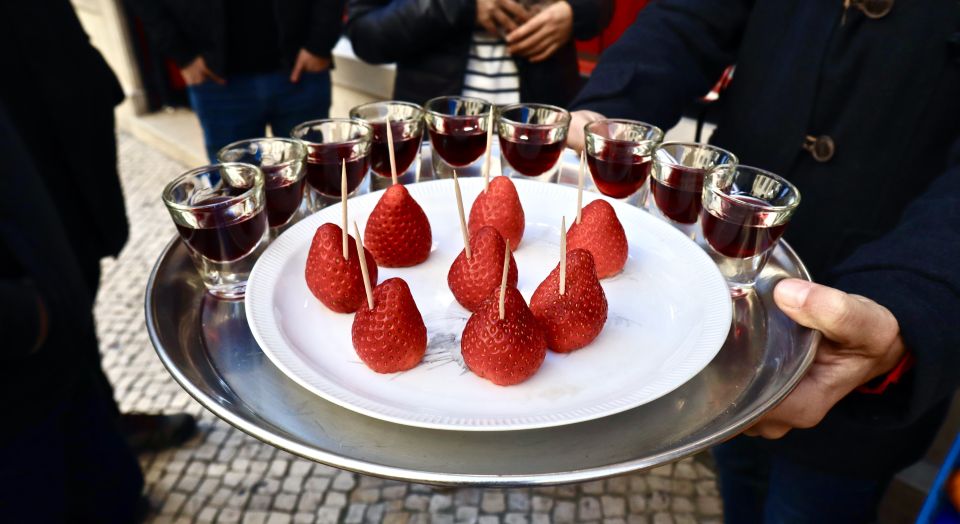 Lisbon: 3-Hour Secret Food Tour - Seasonal Fruit and the Real Portuguese Pastry Finish