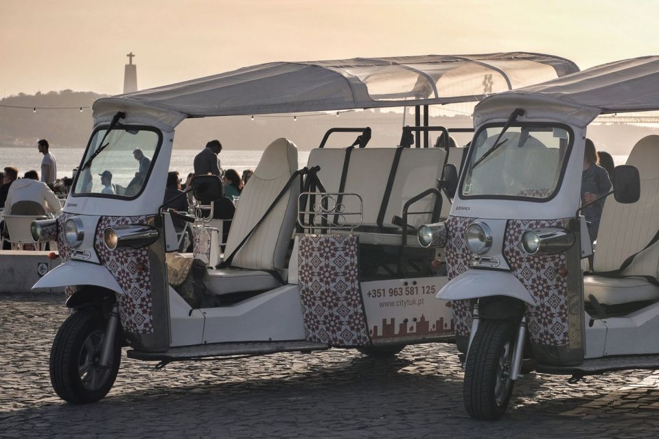 Lisbon: 3-Hour Street Art Tuk Tuk Tour - How the Tuk Tuk Enhances the Street Art Experience