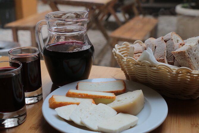 Lisbon 4 Foodies Tour - From Street Food to Awarded Chefs’ Portuguese Delicacies - Meeting at Rossio: start where Lisbon moves
