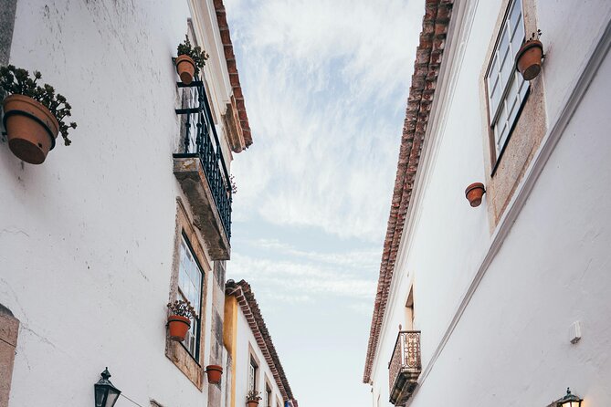 Lisbon: 8h Tour to Nazaré, Óbidos & Alcobaça (Church Incl.) - Nazaré: wave-country views and a real seaside reset