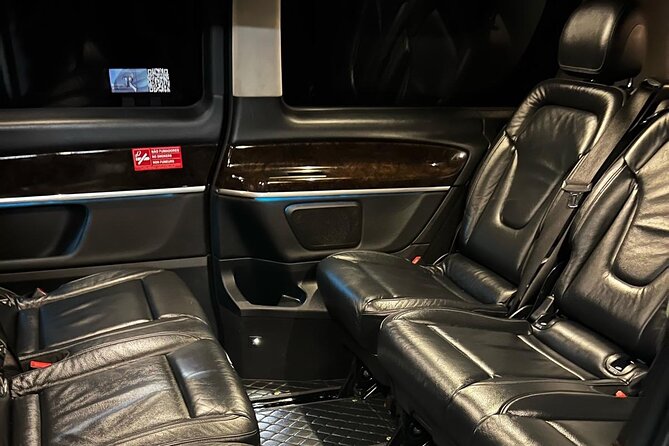 Lisbon Airport Private Transfer - Private Van Comfort for Up to 7 People