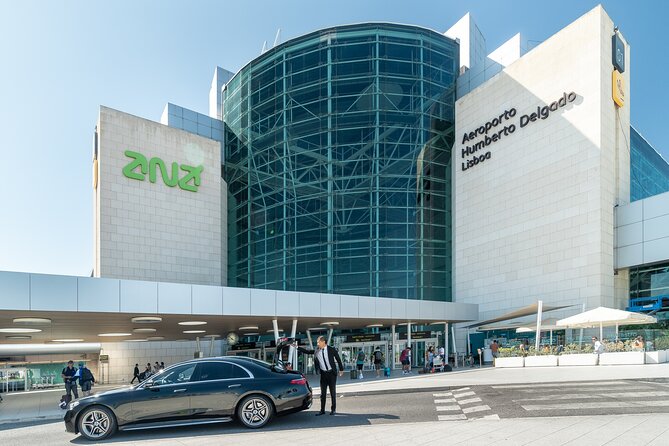 Lisbon Airport Private Transfer Round Trip - Flight tracking: helpful when delays hit (and why accuracy matters)