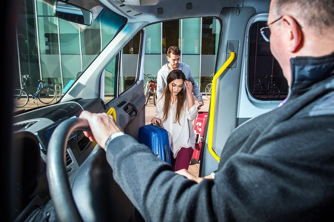 Lisbon Airport Transfer (Airport to Hotel or address in Lisbon) ROUND-TRIP - The ride to your Lisbon hotel or address: what “private” really means