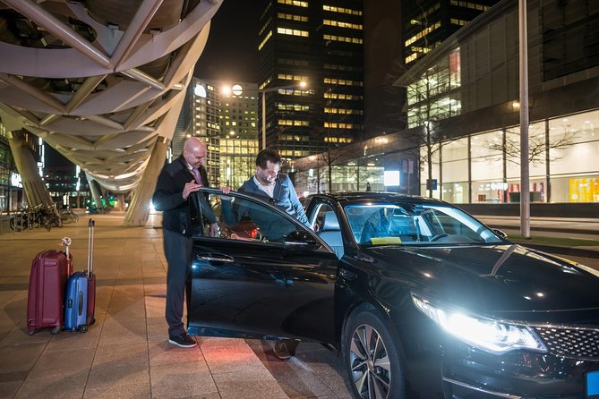 Lisbon Airport Transfer (Airport to Hotel or address in Lisbon) ROUND-TRIP - Arrivals-hall pickup: the detail that saves real time