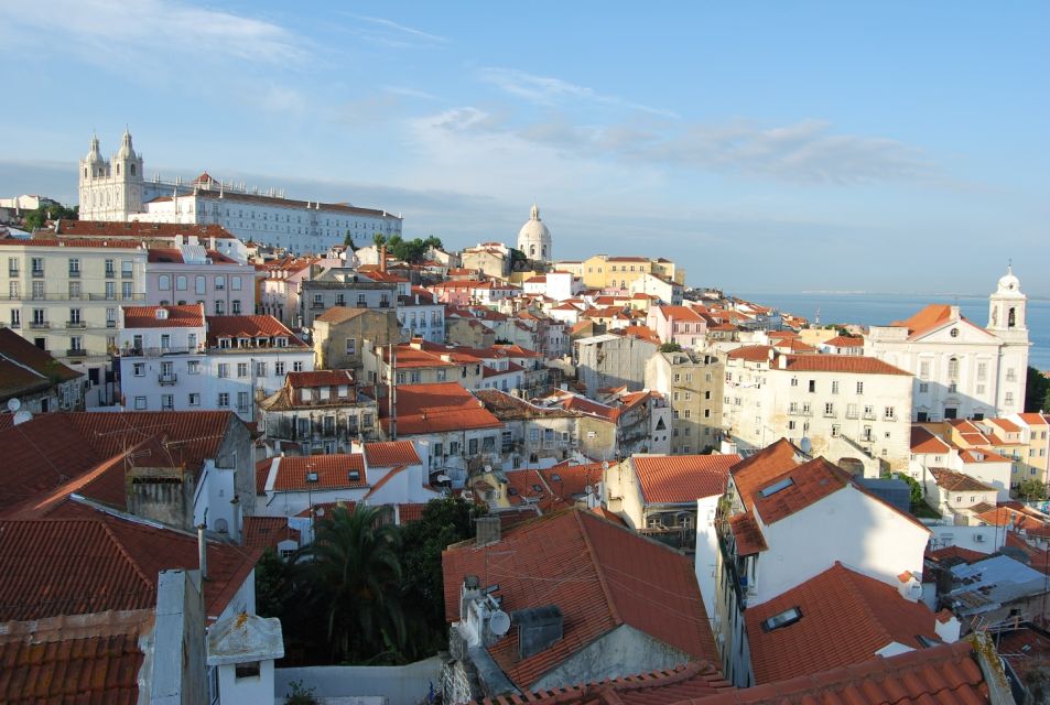 Lisbon: Alfama and São Jorge Castle Quarters Walking Tour - São Jorge Castle expectations: walls and outside views, not interior entry