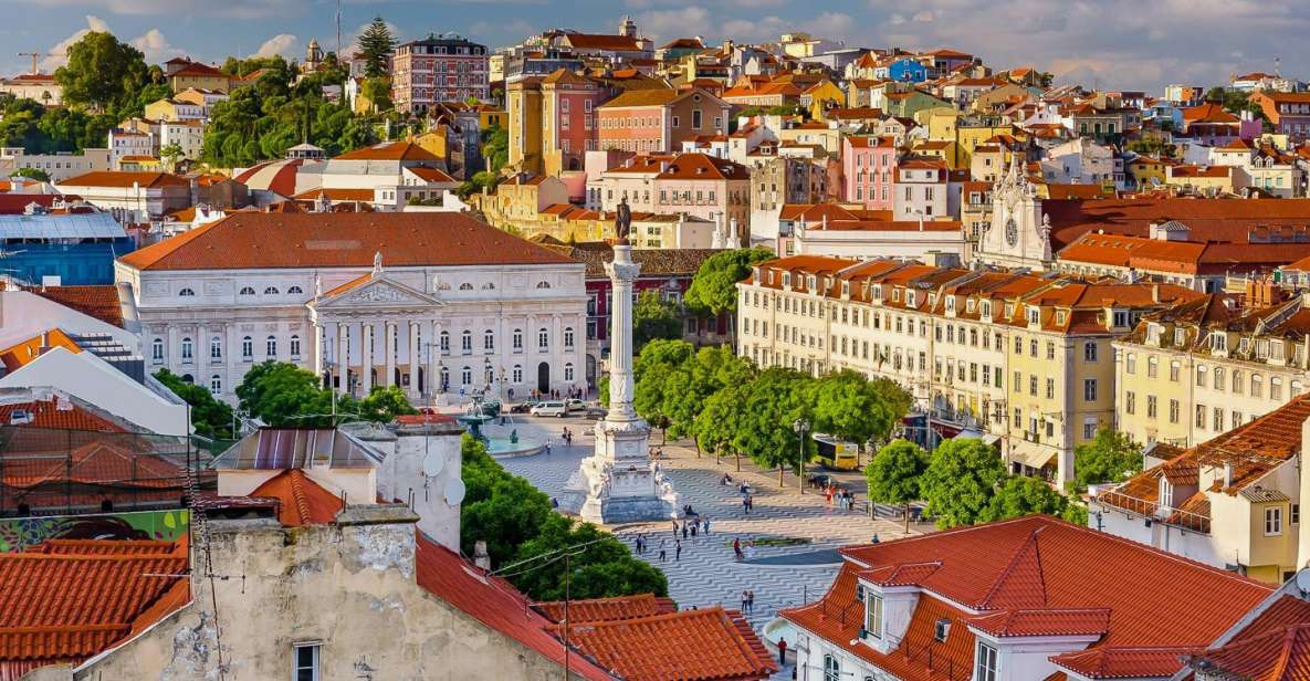 Lisbon: Alfama, Bairro Alto and Downtown Walking Tour - Where You Meet (and How Not to Lose Time)