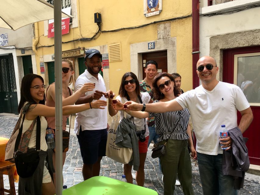 Lisbon: Alfama, Mouraria Neighborhood Walking Tour - Key things I’d plan around