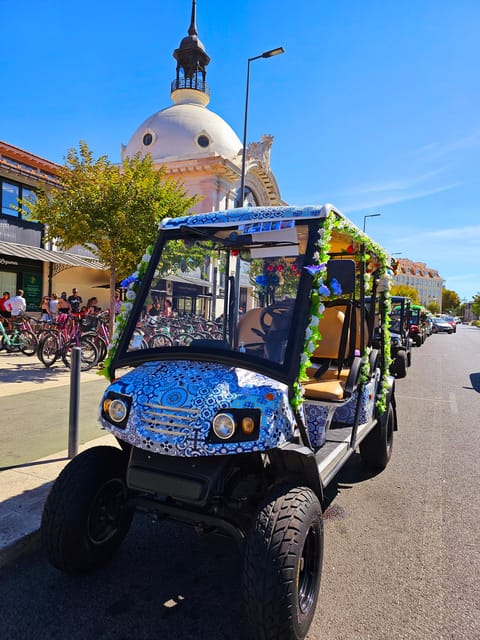 Lisbon: Alfama tour by tuktuk private, up to 90 min - Graça historic district: street life without long walking blocks