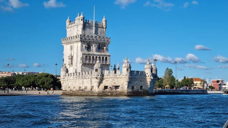 Lisbon: Alma Nobre – The Finest Tagus Cruise Experience - Getting Oriented at Doca de Santo Amaro (and finding Gate #3)