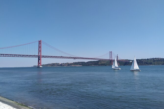 Lisbon: Arrábida Park, Sesimbra, Christ the King private tour - Cristo Rei: the final Lisbon viewpoint, with an optional upgrade