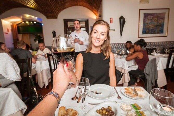 Lisbon: Authentic Fado Show, Dinner and Night Tour - A 4-hour Fado plan that makes Lisbon click