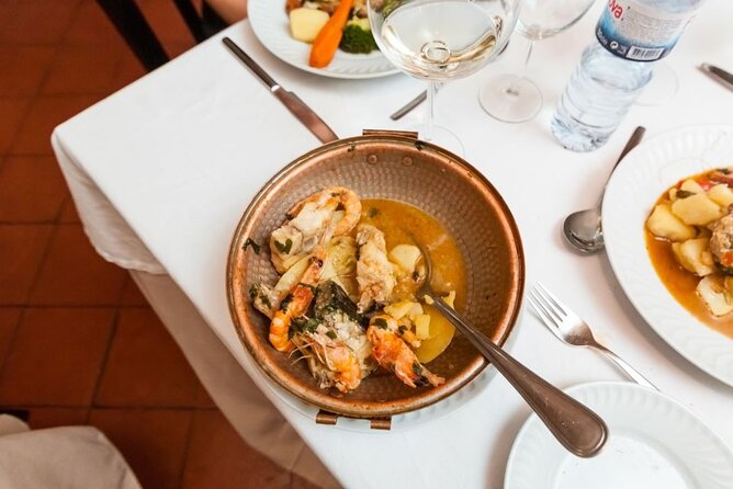 Lisbon: Authentic Fado Show, Dinner and Night Tour - Small-group value: max 8, big focus on your evening