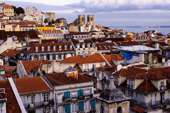 Lisbon & Belém: Private Tour half day trip by Electric Tuk Tuk - Portas do Sol viewpoint: the Alfama photo shot you actually remember