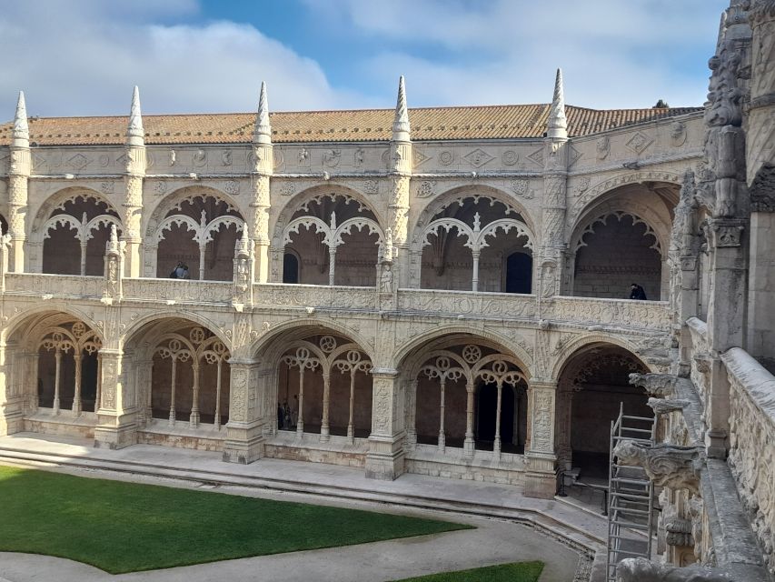 Lisbon: Belem Private Tuk-Tuk Tour for 2 hours - Practical tips for getting the most from the 2 hours