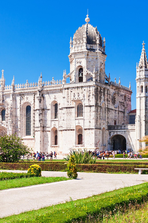 Lisbon: Belem Tour with Pastéis at Jerónimos Monastery - Padrão dos Descobrimentos: the guided stop that ties names to place