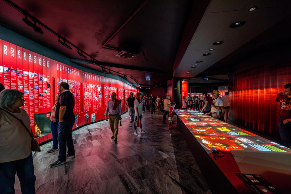 Lisbon: Benfica Stadium and Museum Tour with Meal and Scarf - Practical tips so your day feels smooth