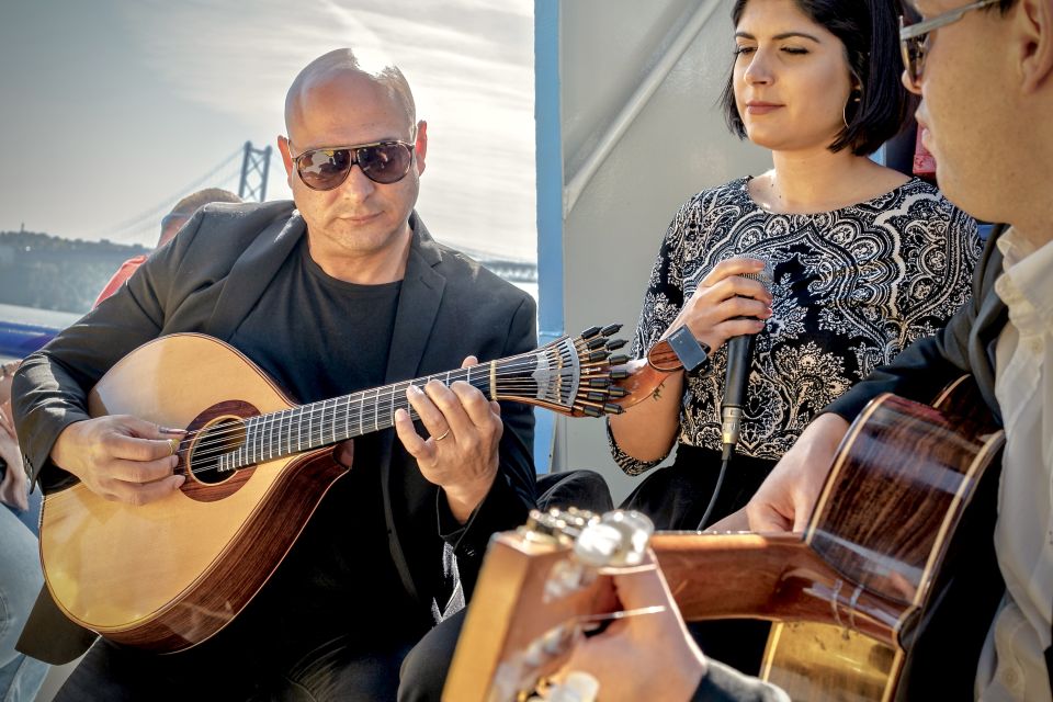 Lisbon: Boat Cruise with Live Fado Performance and a Drink - Getting to the Pier: Where You Board Lisboat