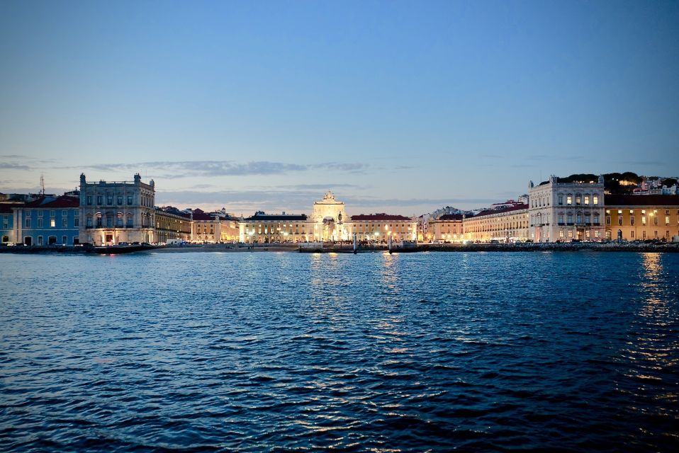 Lisbon: Boat Cruise with Live Fado Performance and a Drink - FAQ