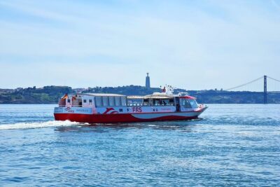 Lisbon Boat ride on Tagus river - Getting on board: where you meet and what to plan for