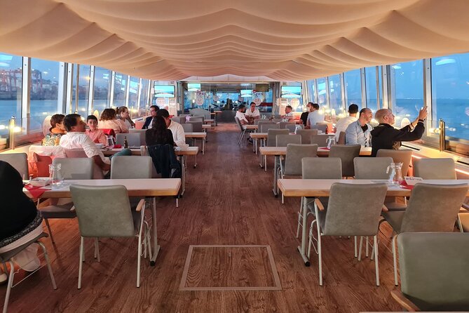 Lisbon Boat ride on Tagus river - Drinks, snacks, and what’s actually included