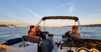 Lisbon: Boat Tour with Champagne - Getting on board at Belém: finding the Rose Compass spot