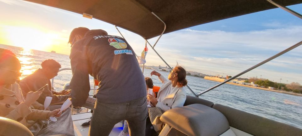 Lisbon: Boat Tour with Champagne - Champagne on water: how to enjoy it without turning the trip into a chore