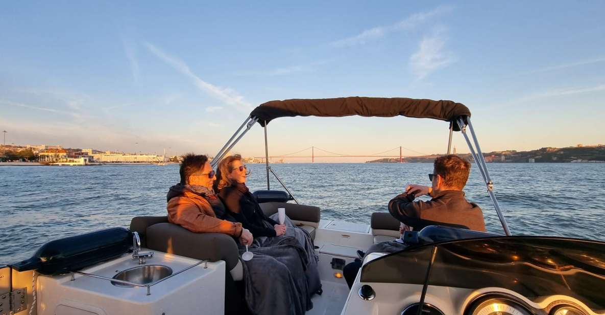 Lisbon: Boat Tour with Champagne - Getting on board at Belém: finding the Rose Compass spot