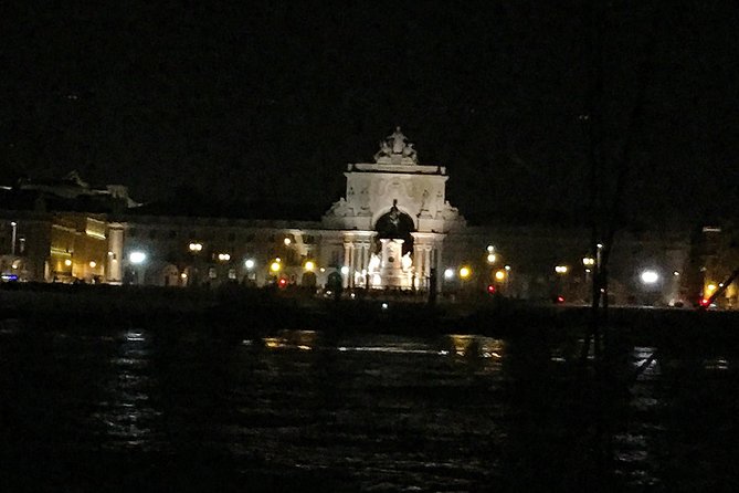 Lisbon by Night Sailing Tour with White or Rosé Wine & Light Snacks - Belém at Night: Belém Tower and the Padrão dos Descobrimentos