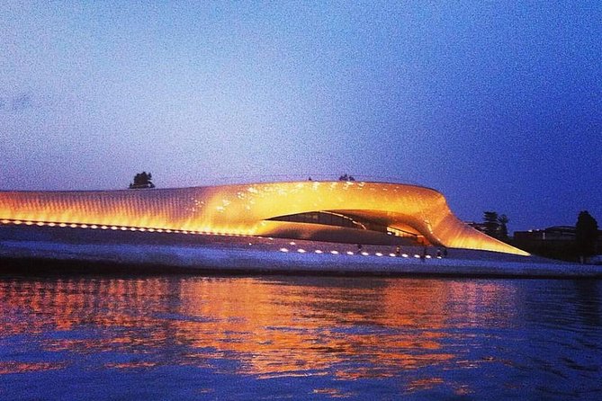 Lisbon by Night Sailing Tour with White or Rosé Wine & Light Snacks - Your Route: Ponte 25 de Abril and Cristo Rei After Dark