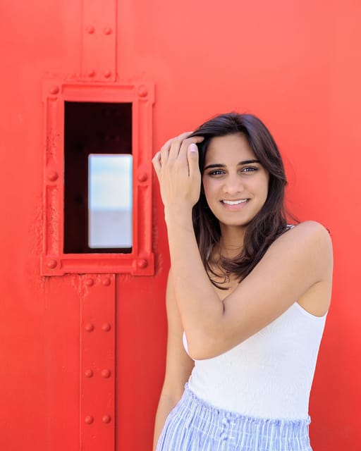 Lisbon: Capture its Charm with a Laidback Photoshoot - The 1-hour session structure: how you get 15, 25, or 40 photos