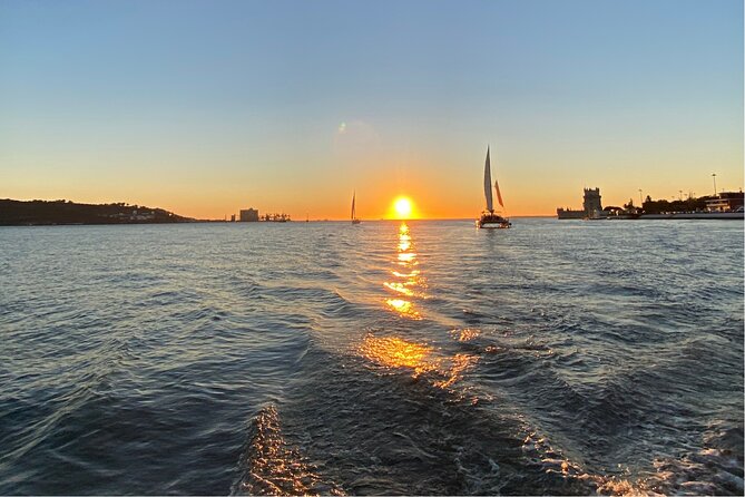 Lisbon: Catamaran Luxury Sunset and Wine Tour - How the 2 Hours Work (and Why Late Afternoon Fits Lisbon)