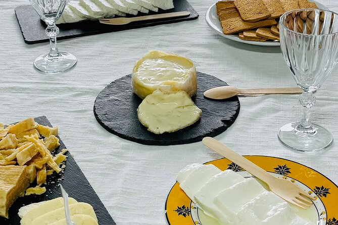 Lisbon Cheese Factory Visit, Wine Tasting and Tile Painting Tour - Key things I’d highlight before you go