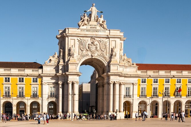 Lisbon (Chiado-Baixa) Scavenger Hunt and Sights Self-Guided Tour - Getting Around Comfortably: What Helps and What to Watch