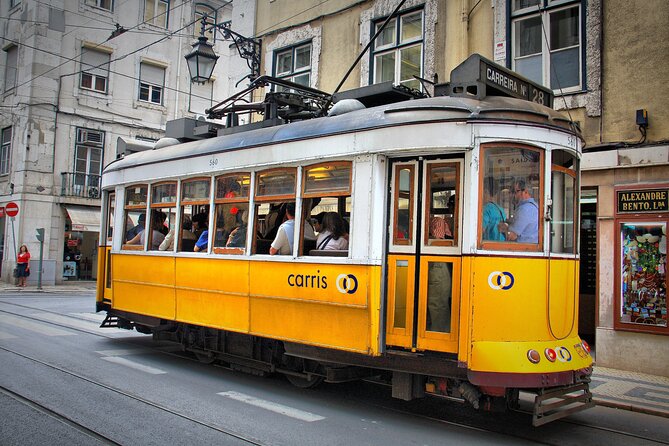 Lisbon: City Highlights Customizable Tour - Miradouro da Graça: your first wow view (and a Fado reminder)