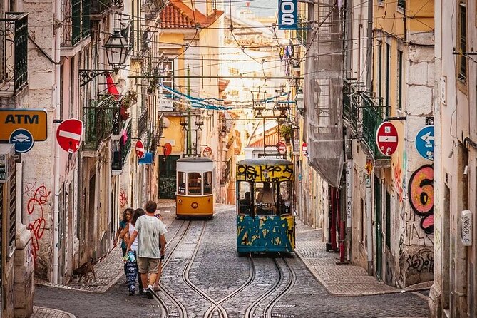 Lisbon city of the seven hills - Private Tour - Mouraria and Graça passes: National Pantheon and Santa Engrácia areas
