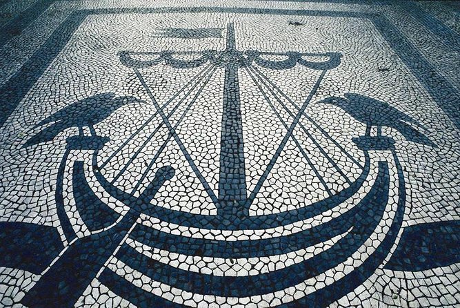 Lisbon city of the seven hills - Private Tour - Miradouros and blue hour timing: Senhora do Monte and Doors of the Sun