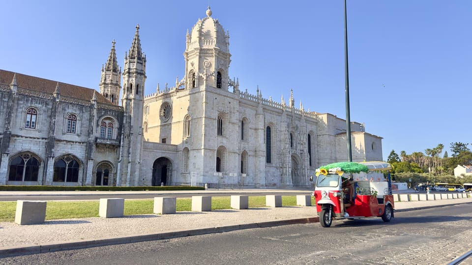Lisbon: City Sightseeing Tour - Empire Square to Praça do Comércio: Riverside Grandeur and Easy Photo Chances